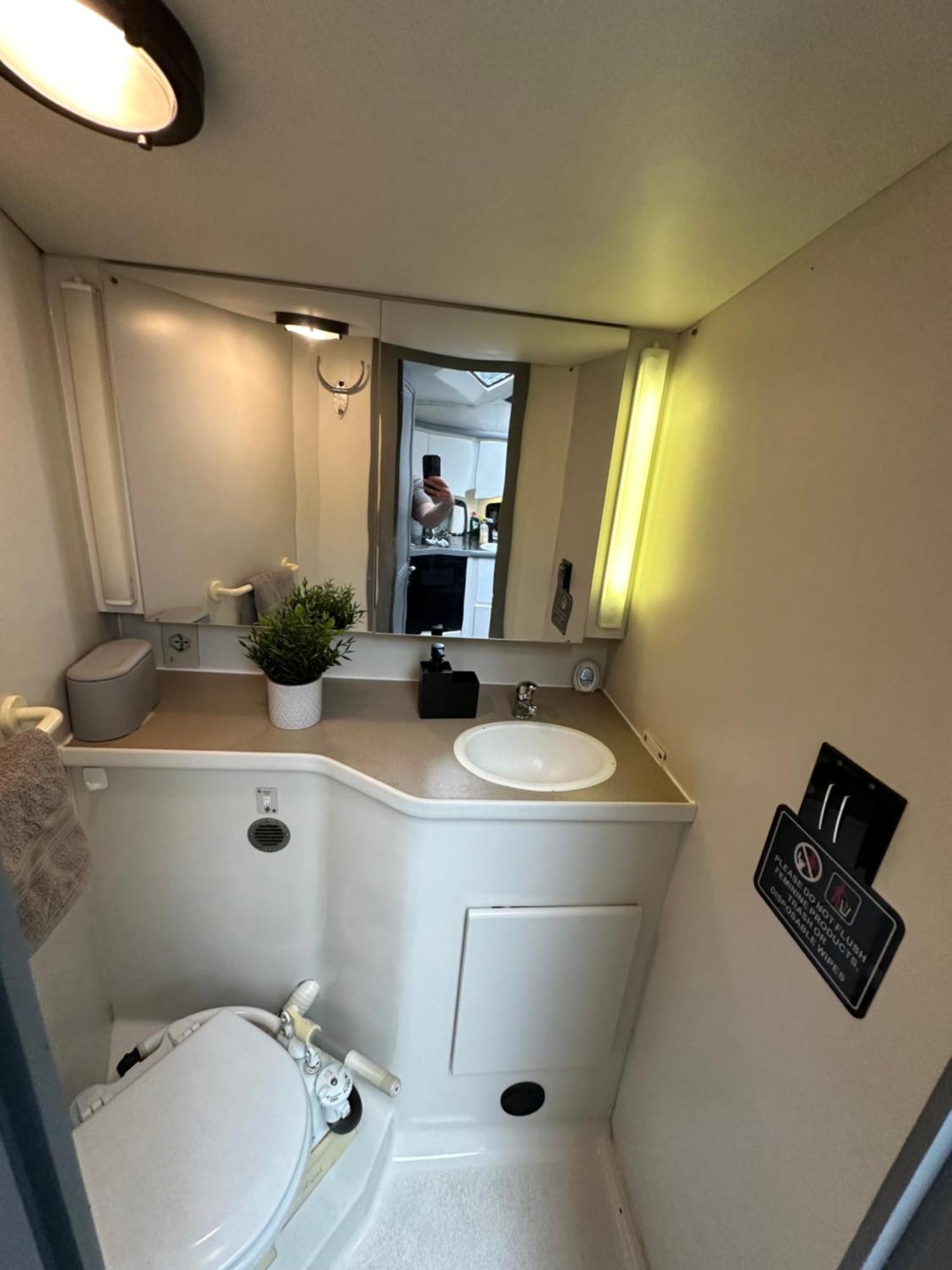 Yacht "X" - 44 Foot Modern Yacht On 5 Star Ocean Village Marina - Minutes Away From City Centre And Cruise Terminals, Free Parking ,Spa Package Available! Southampton Bagian luar foto