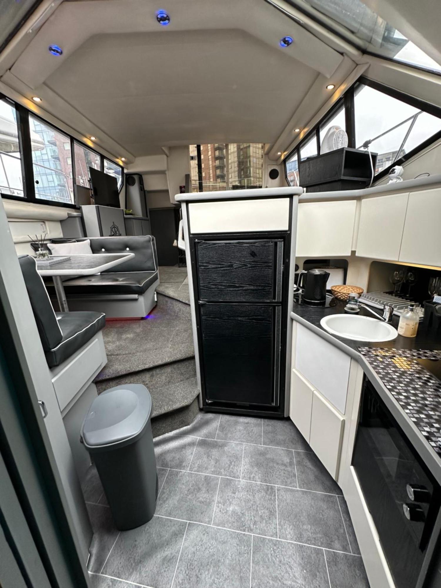 Yacht "X" - 44 Foot Modern Yacht On 5 Star Ocean Village Marina - Minutes Away From City Centre And Cruise Terminals, Free Parking ,Spa Package Available! Southampton Bagian luar foto